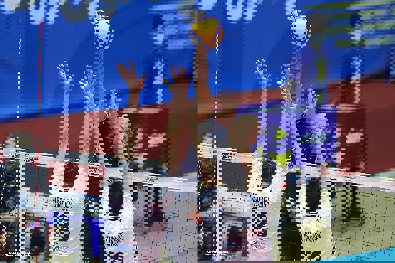 1714702