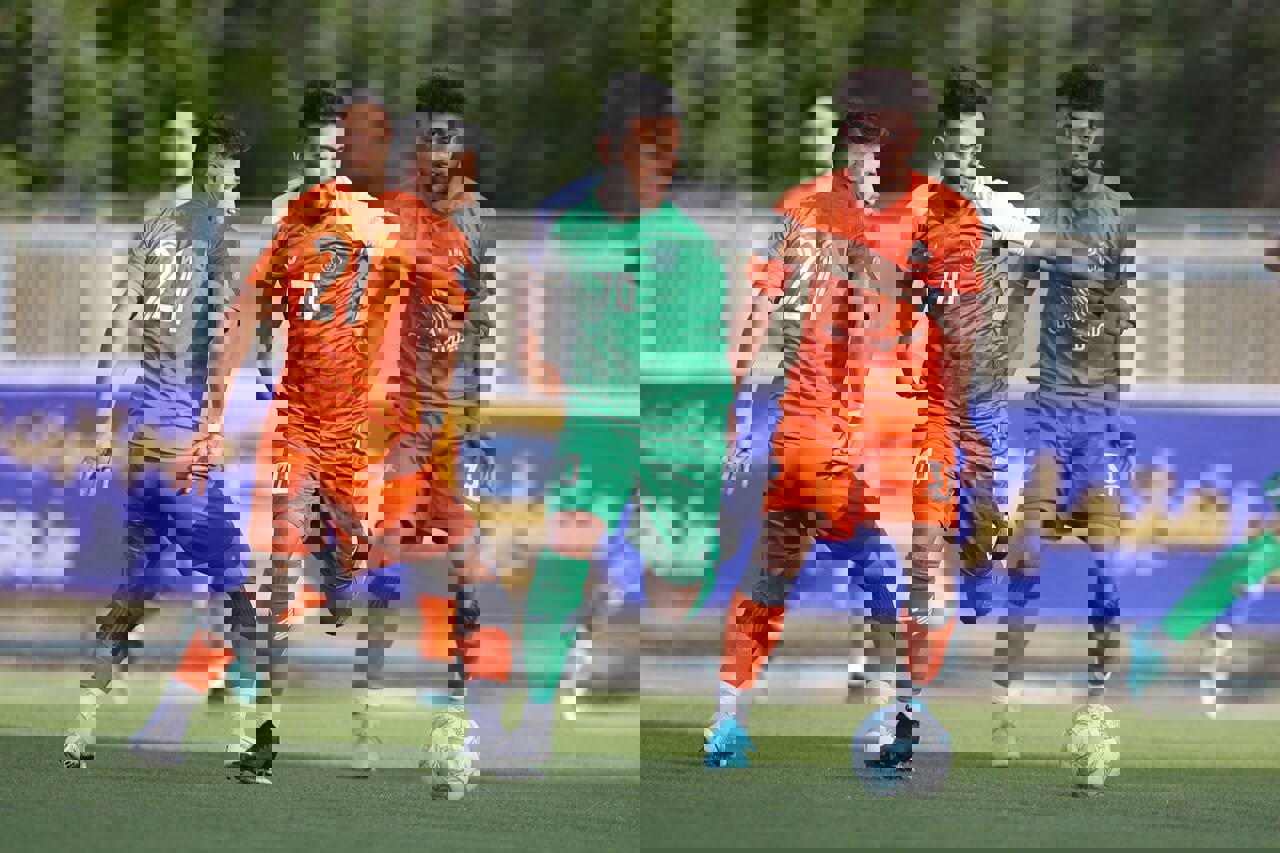 1715649