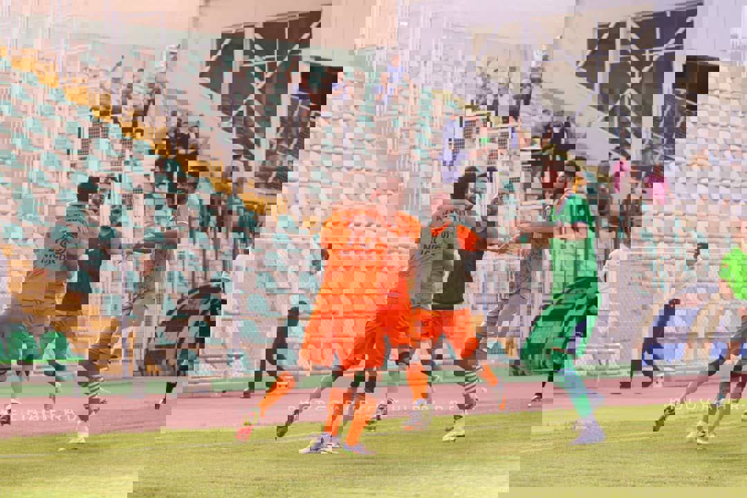1715608