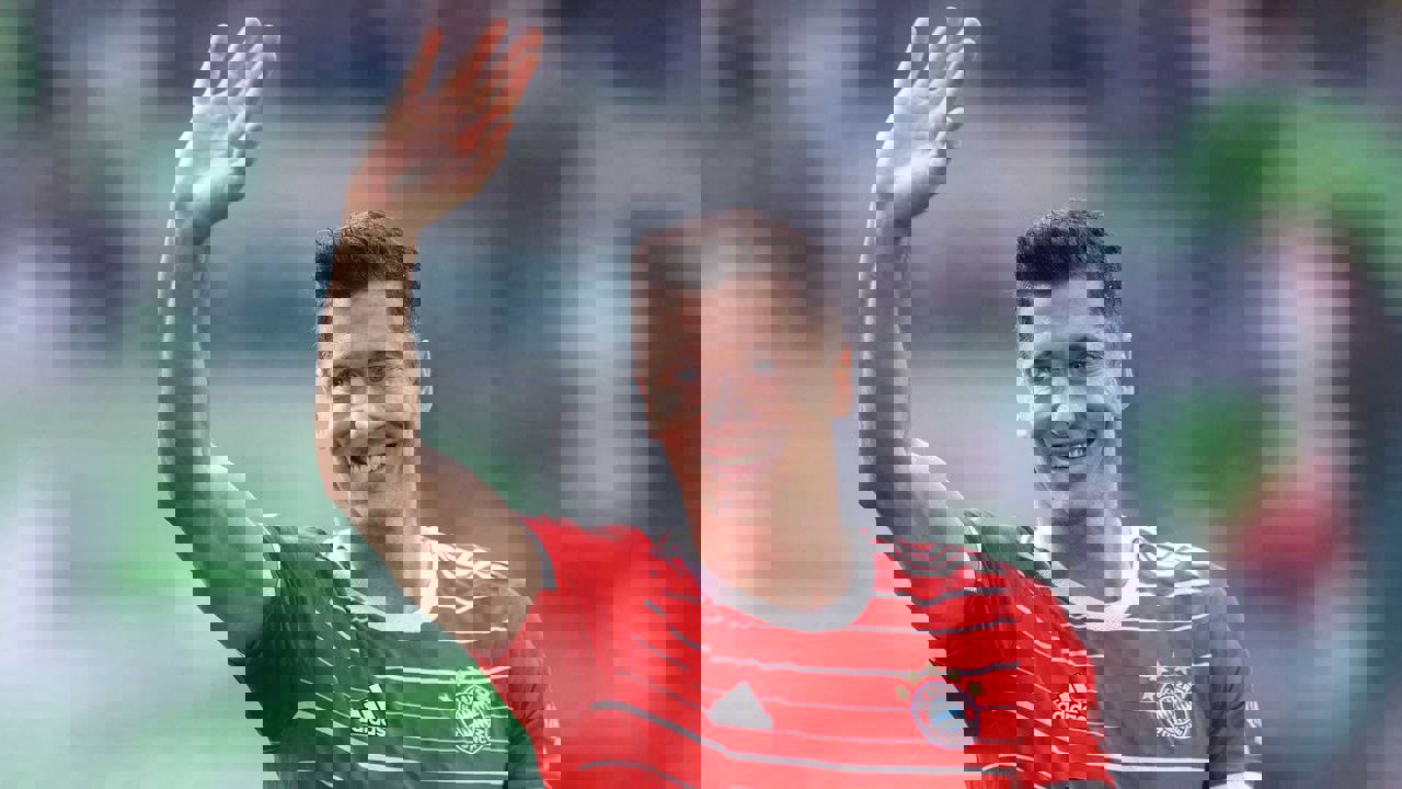 1715773