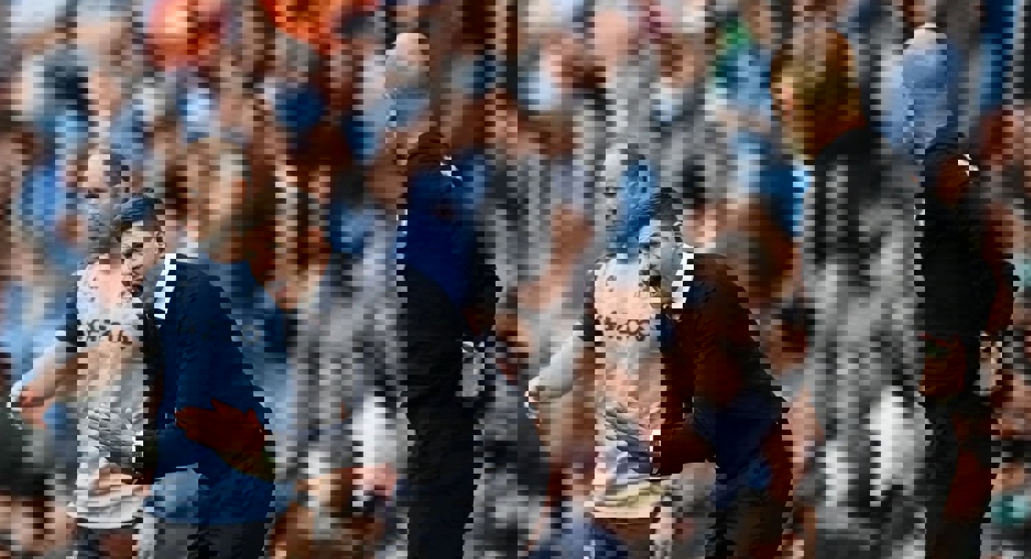 1715885