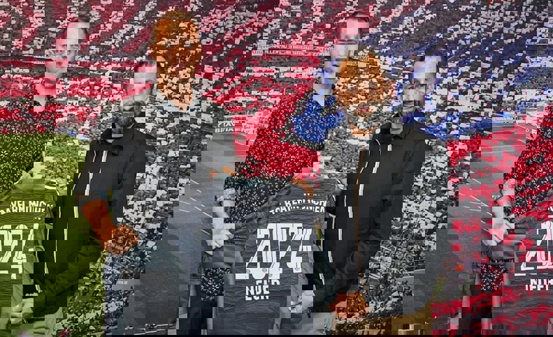1715828