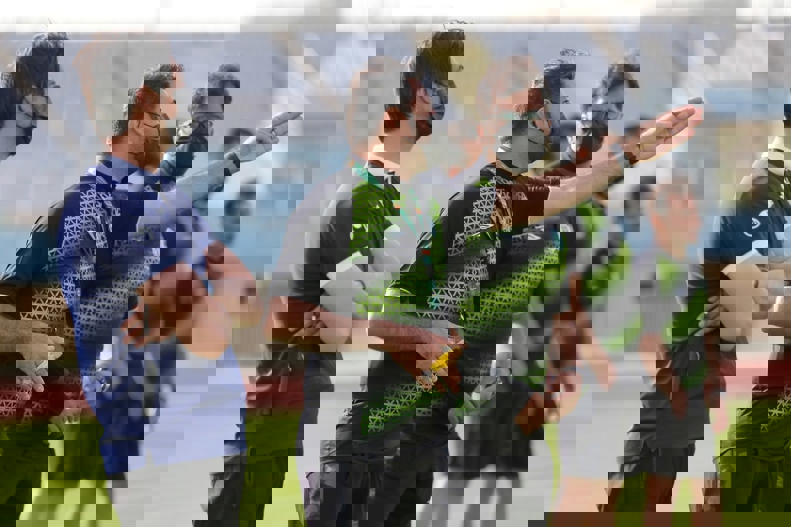 1716282