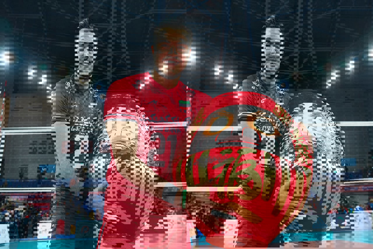 1716203