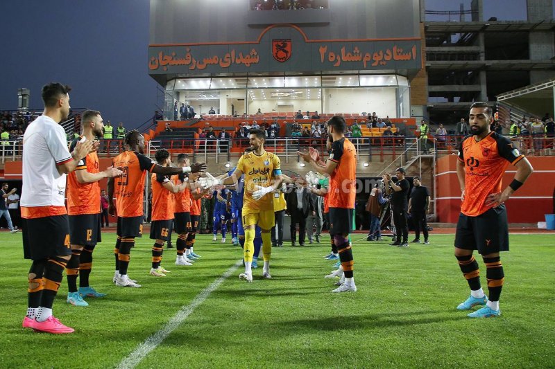 توضیح هافبک مس رفسنجان درباره حرکت جنجالی