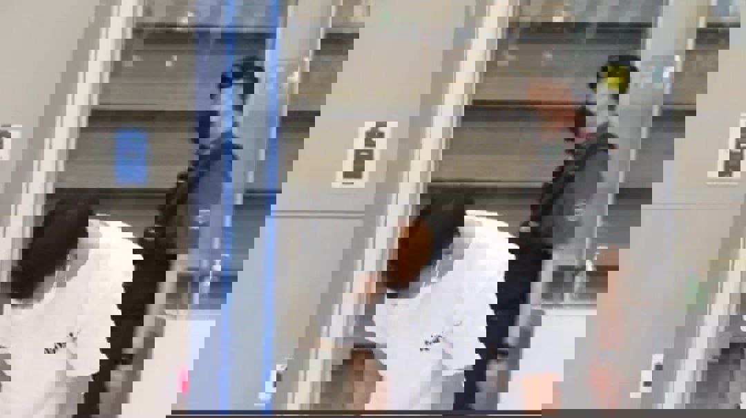 1716425