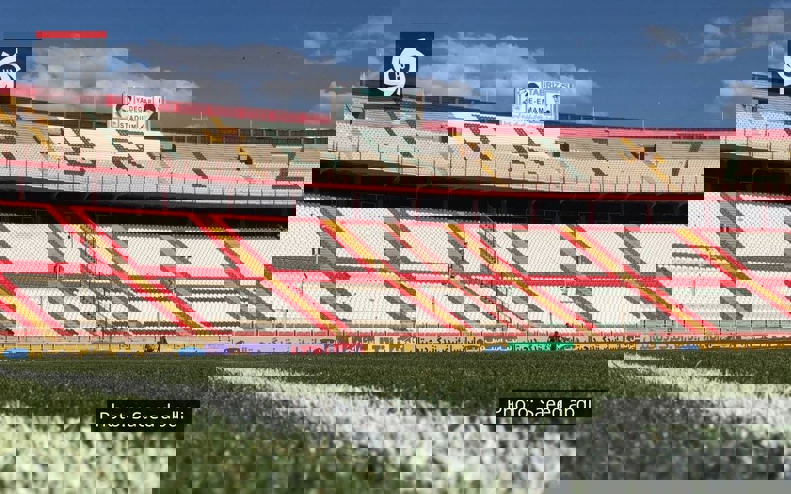1716468
