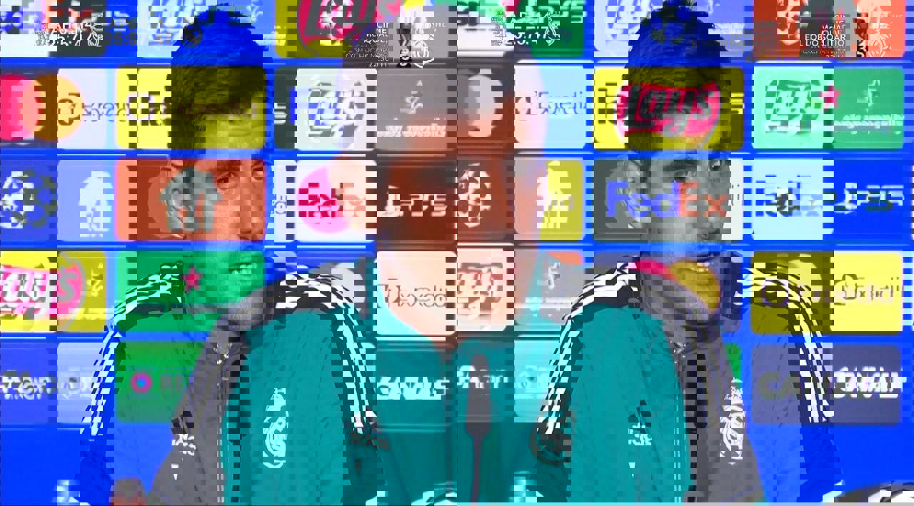 1716899