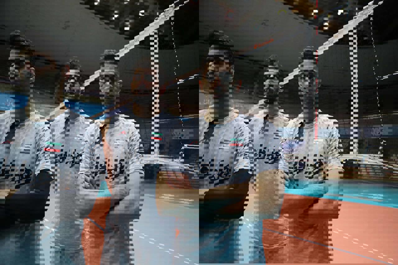 1716894