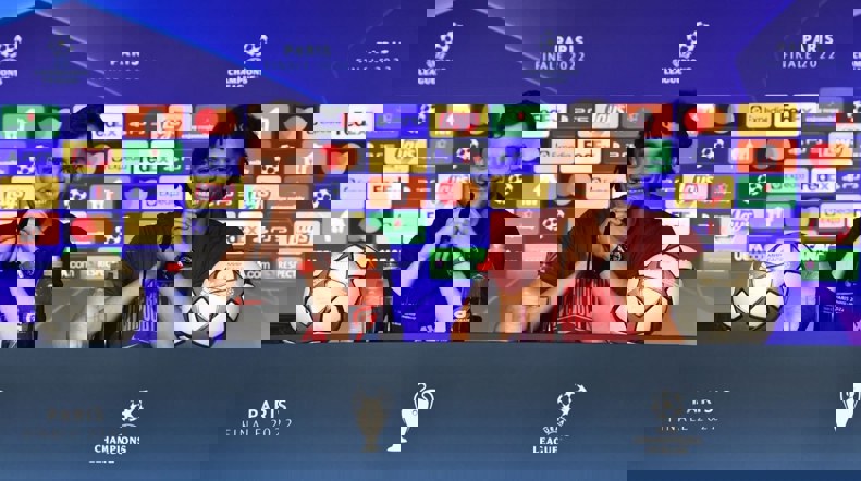 1716871