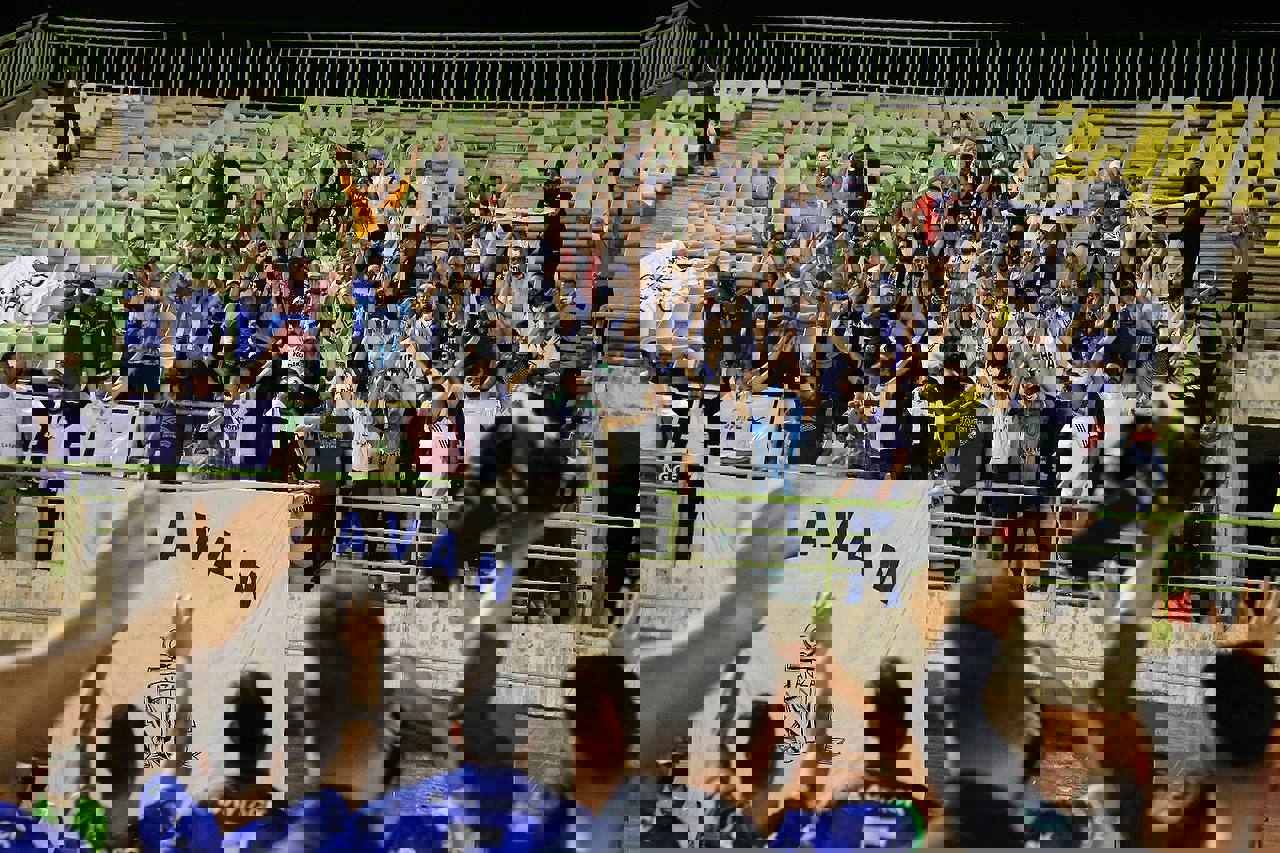 1716882
