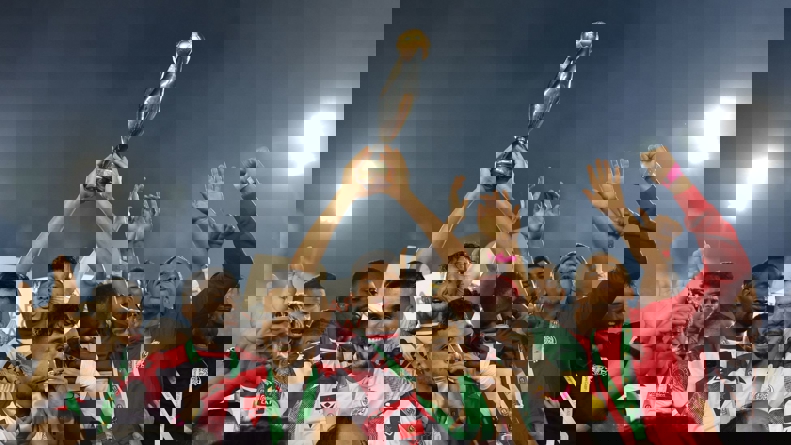 1718158