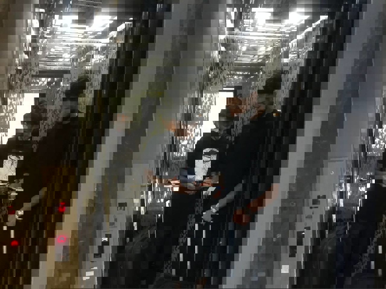 1718227
