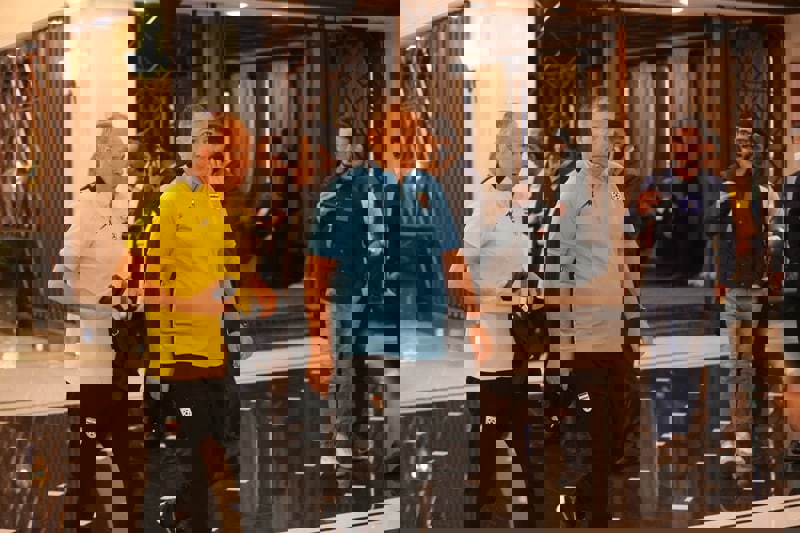 1718199