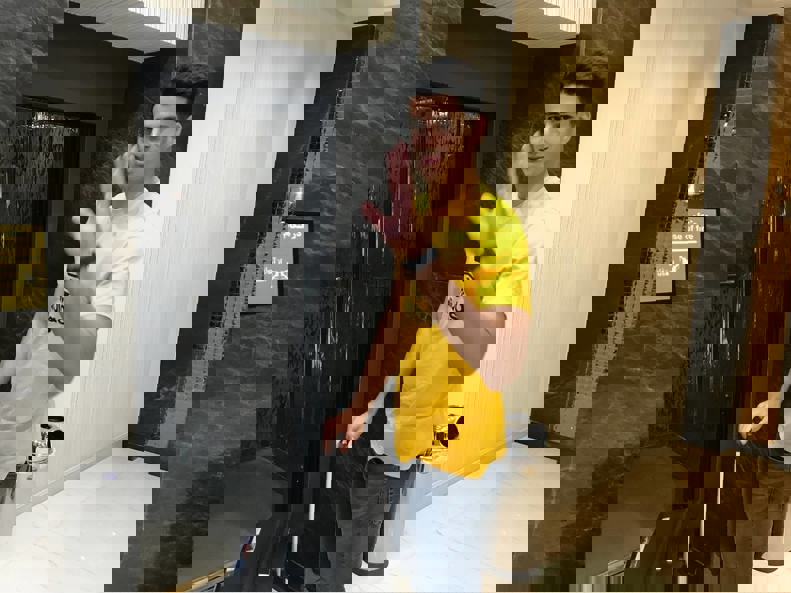 1718202