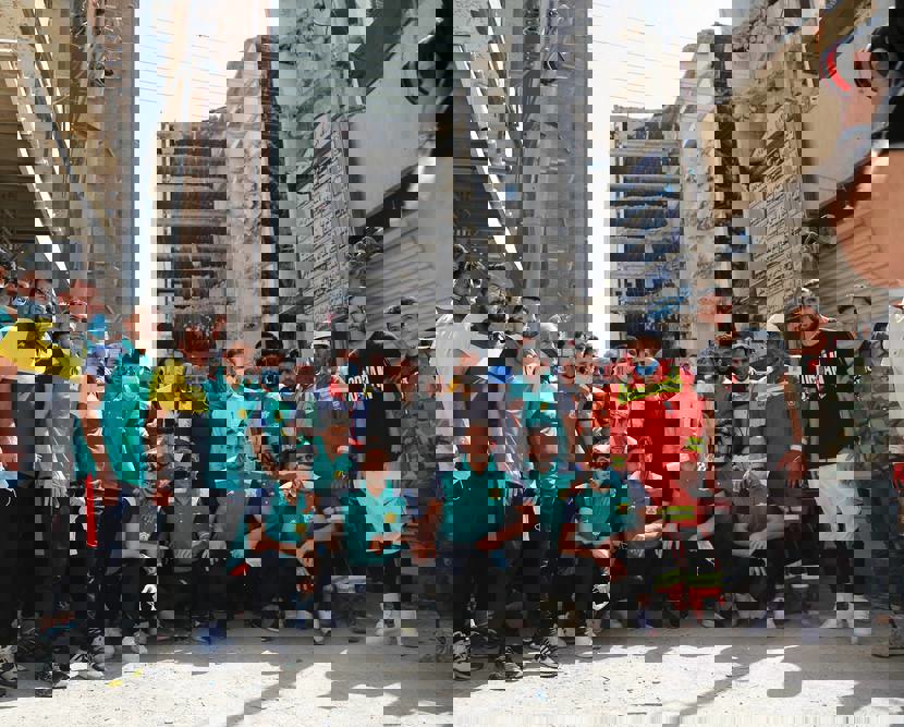 1718472