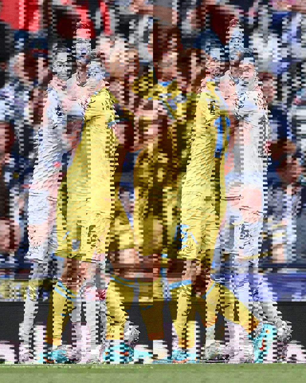 1718643