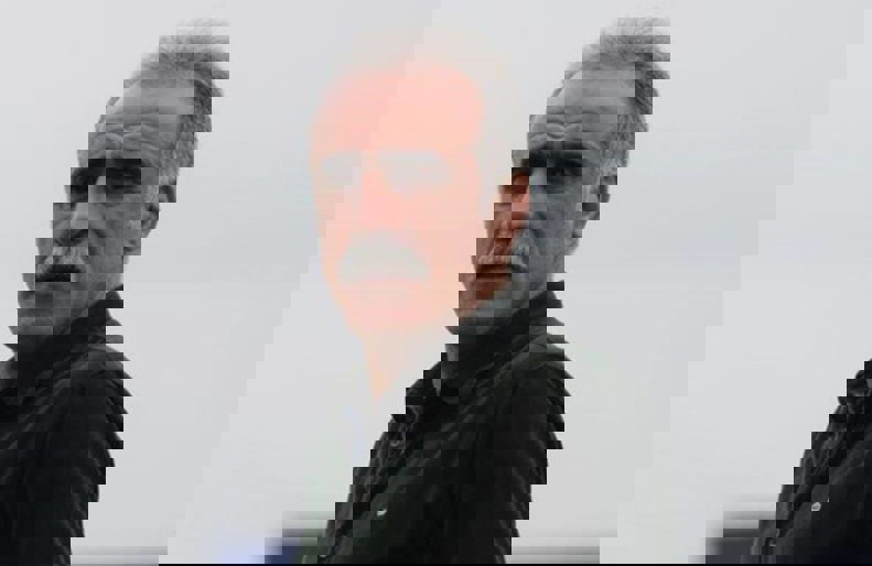 1718693