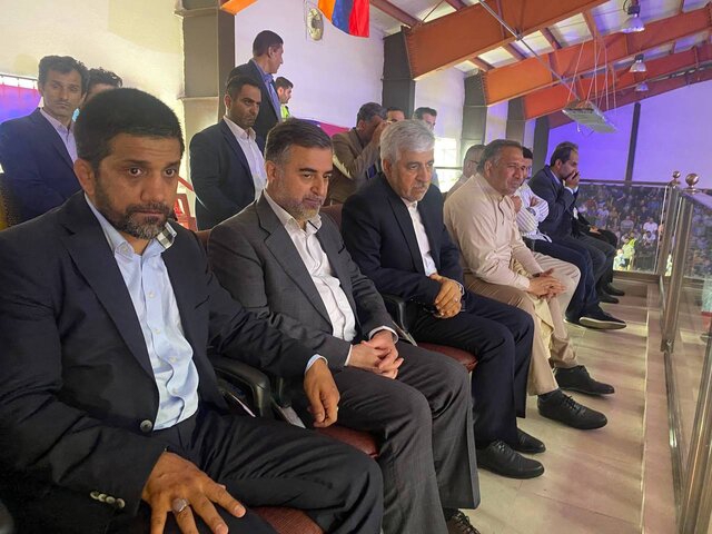 حضور وزیر ورزش در سالن رقابت های کشتی جام تختی