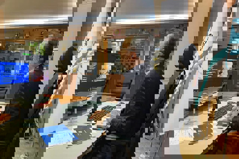 1720401