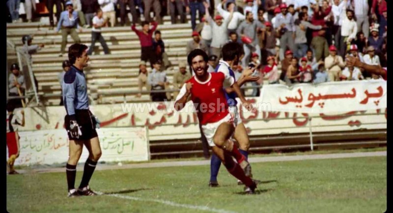 شماره 10 استقلال با لباس پرسپولیس (عکس)