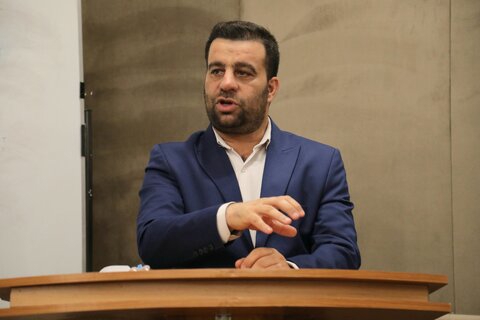 عطابخش: کمی آهستهتر، ما امانت دار بیتالمال هستیم