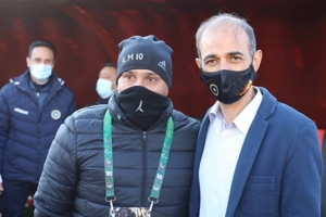 نصف لیگ برتر سرمربی ندارد!