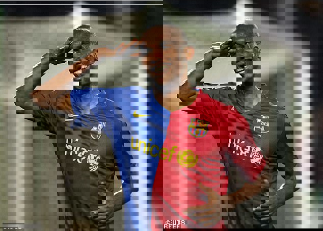 1722403