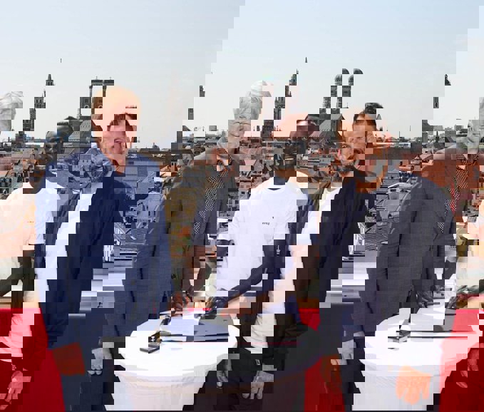 1722734