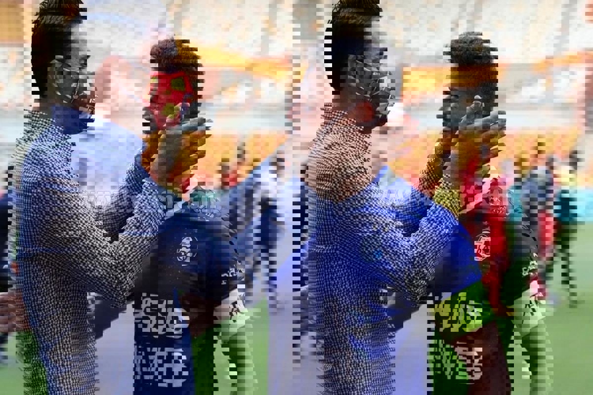 1723084