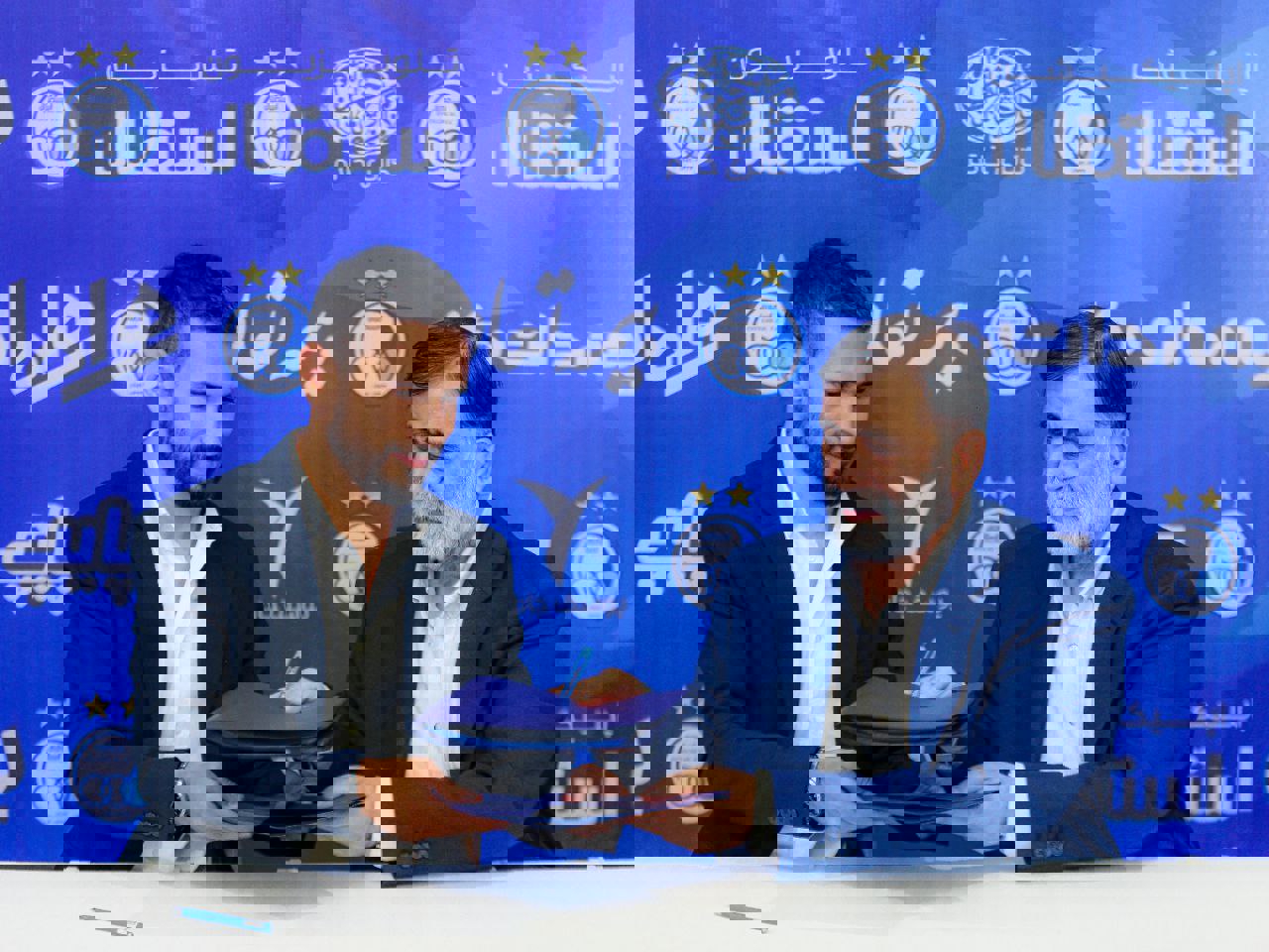 1723562