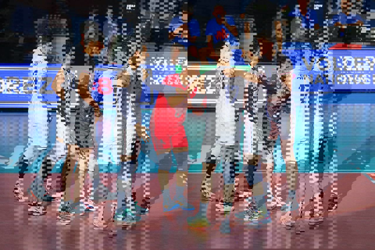 1723818