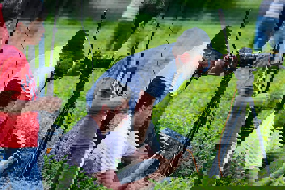 1724127