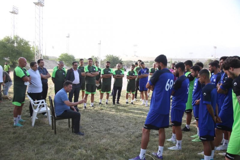 گل‌گهر در آغاز فصل تازه با نیایش جمعی 