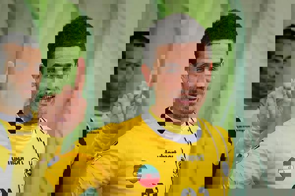 1724956