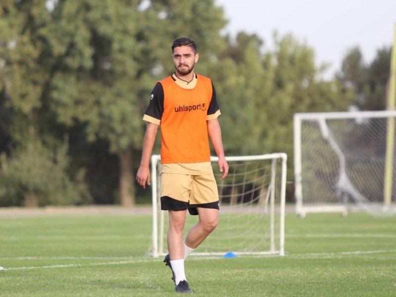 استقبال از خرید گلگهر با چک و لگد!(عکس)