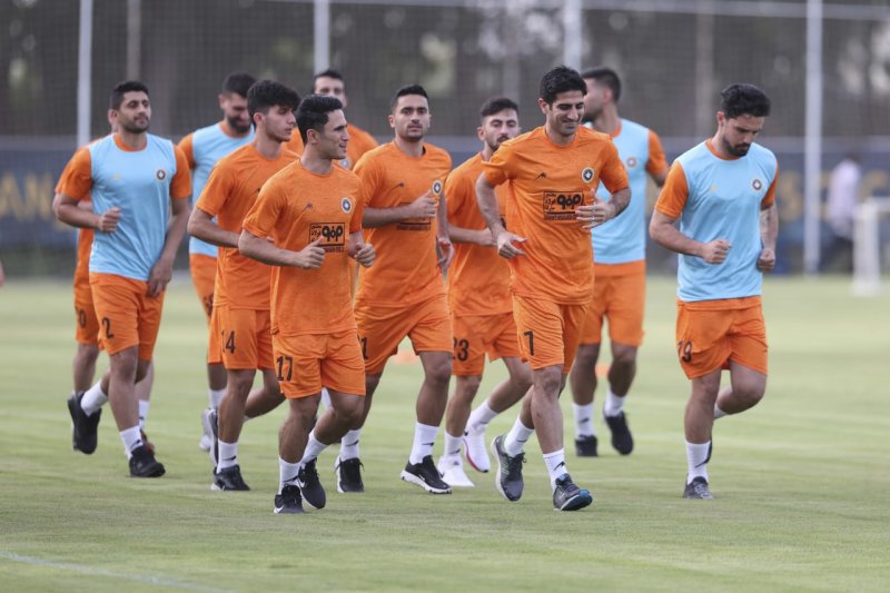 حسینی رهبر جدید سپاهان پسا محرم (عکس) 