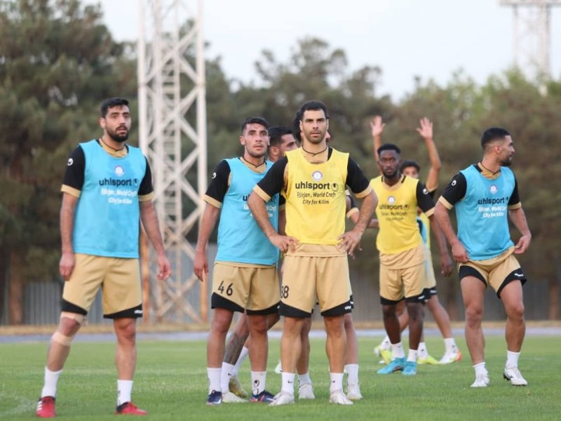 قلعهنویی تیمش را به سیرجان برد