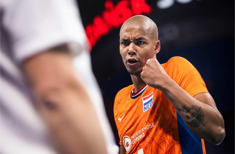 این بازیکن همه فن حریف؛ فراتر از یک فوق ستاره (عکس)