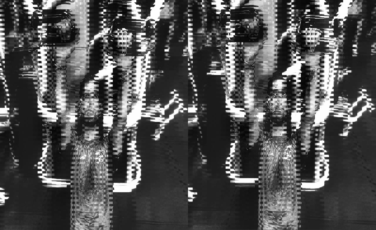 1726643
