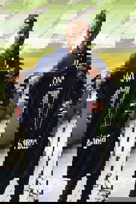 1727076