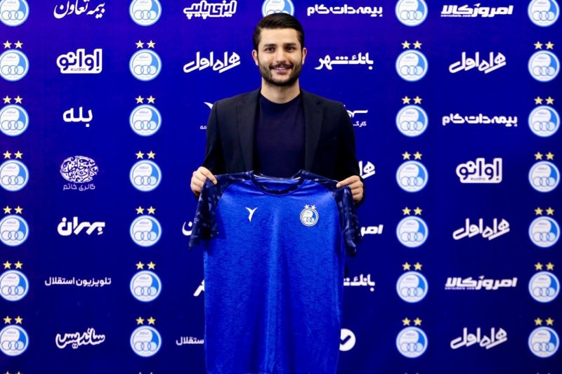 استقلال قرارداد عارف غلامی را تمدید کرد