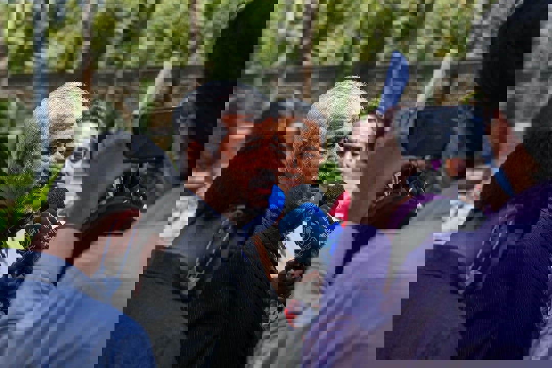1727696