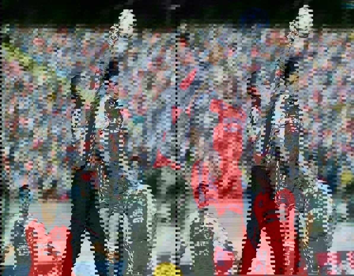 1727899