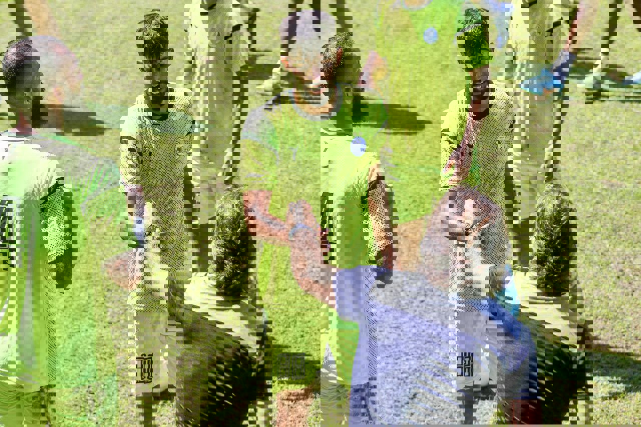 1728563