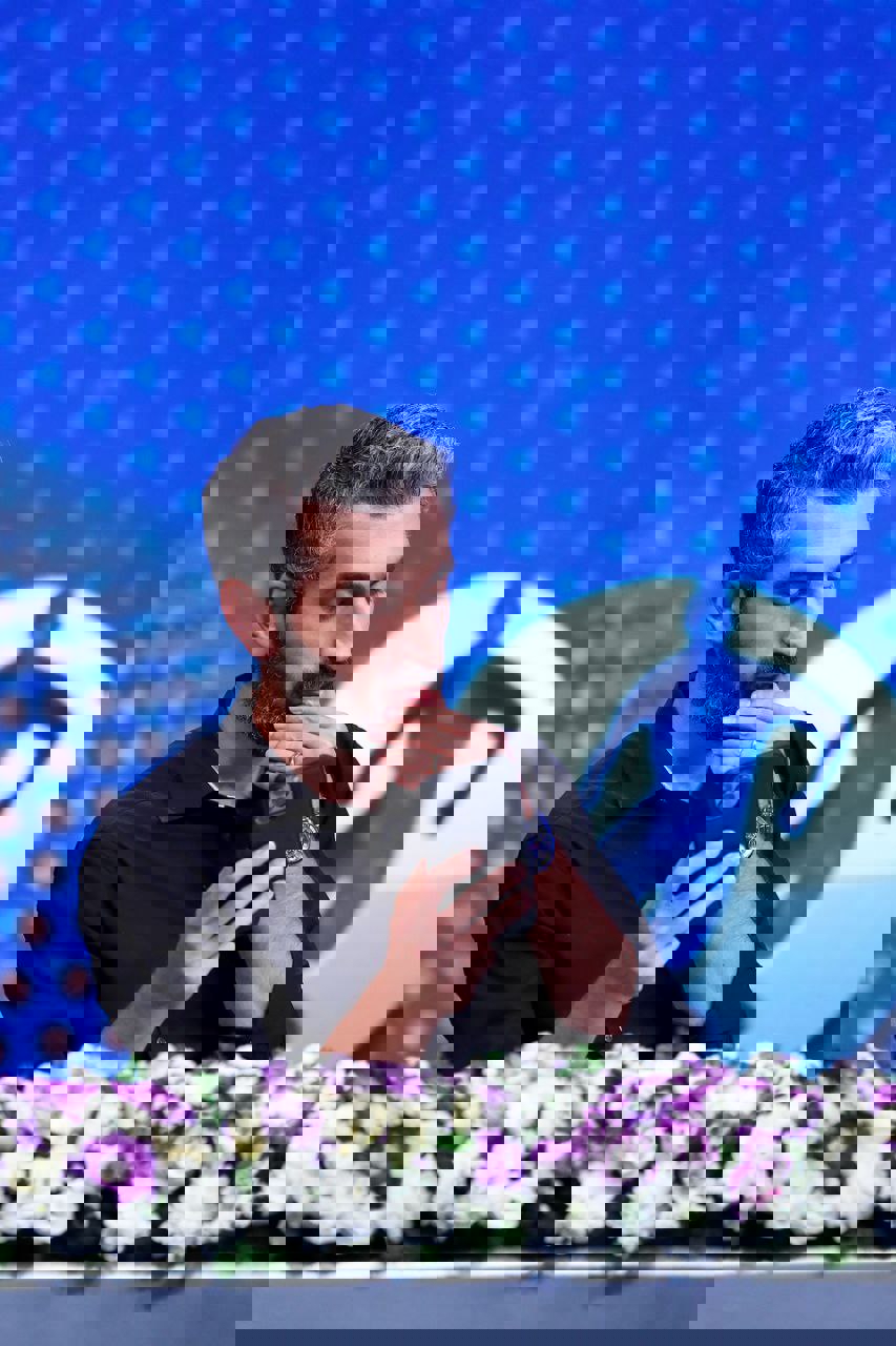 1728249