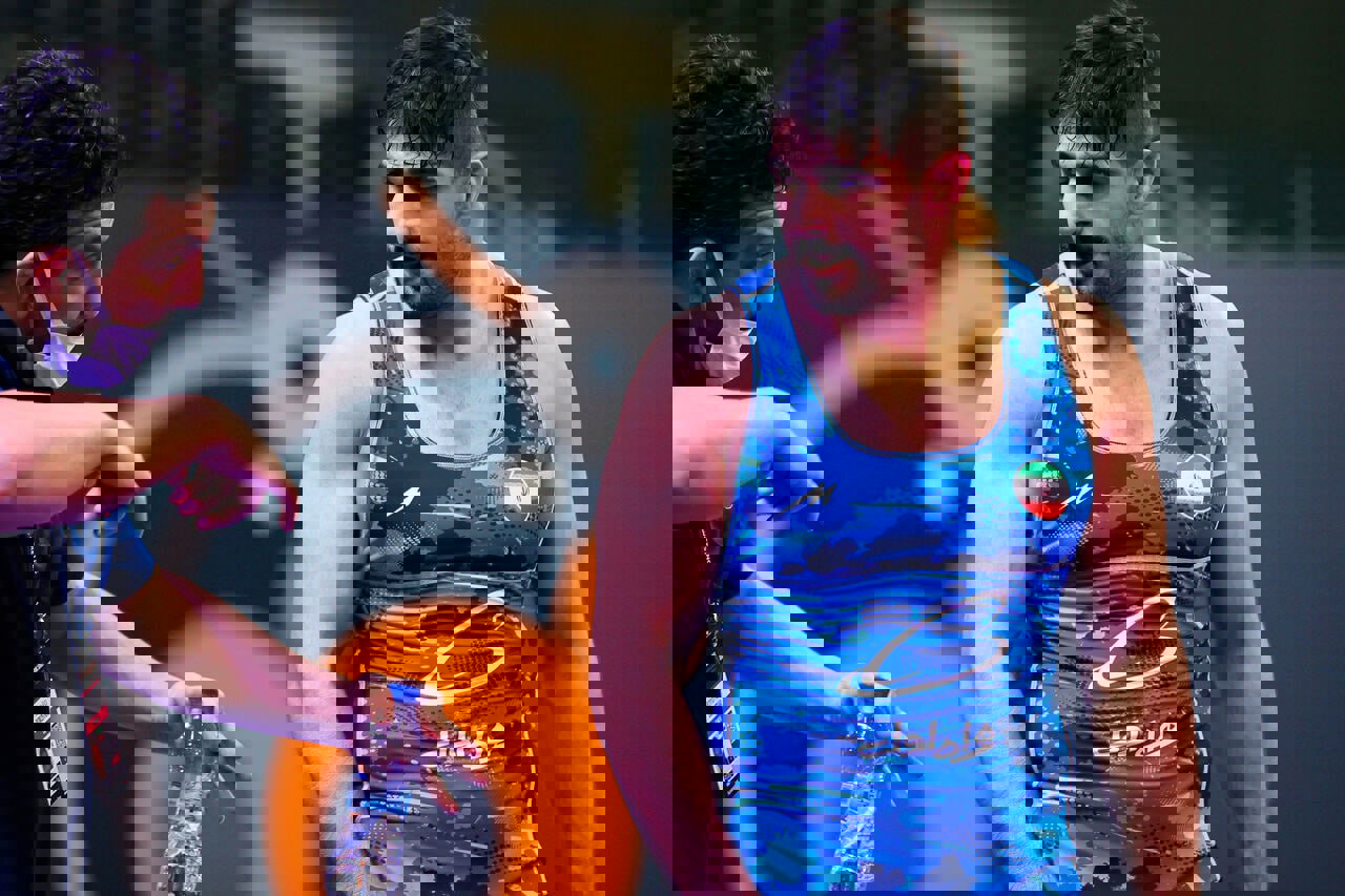 1728458