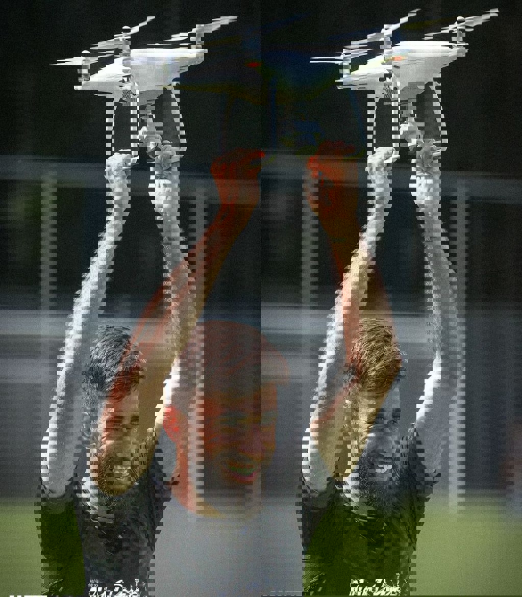 1728588
