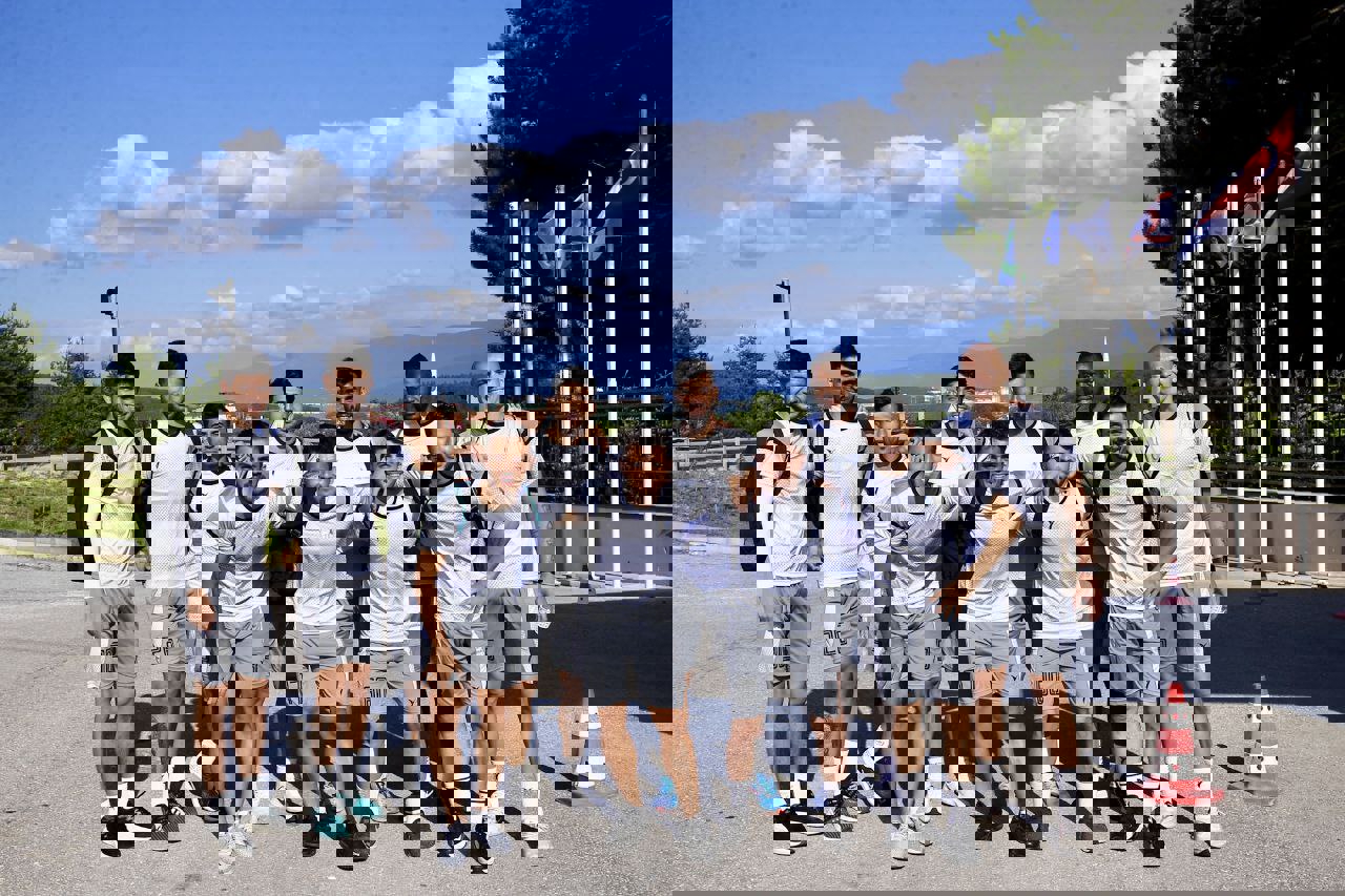 1728633