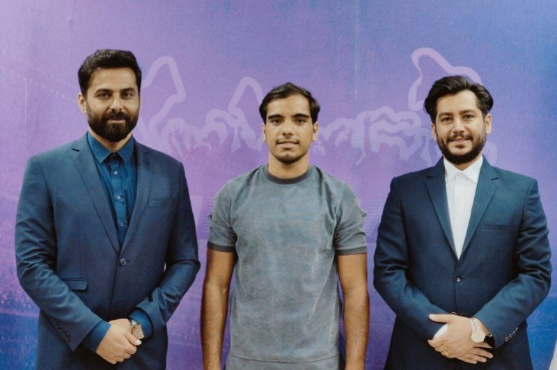 قرارداد دو بازیکن هوادار تمدید شد
